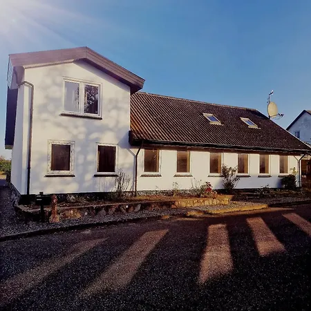 Kvaers Palads Kapselhotel *